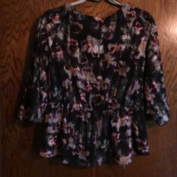 Cute light black blouse - Picture 5 of 5